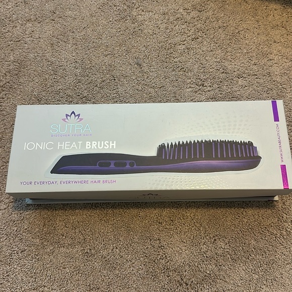 Heating Brush- Never been used! - Picture 1 of 3